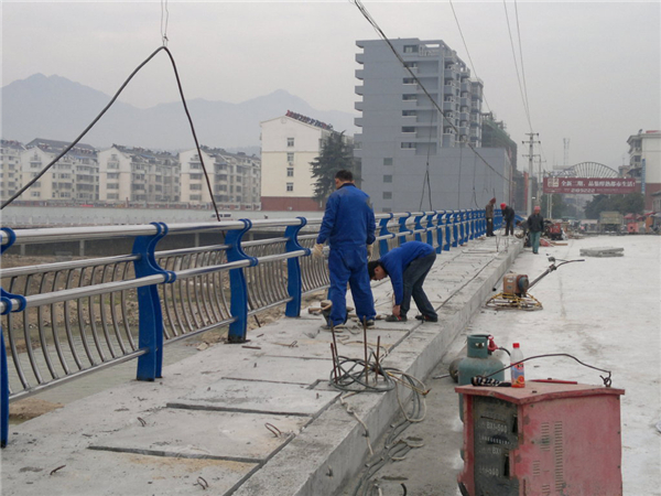 济南不锈钢复合管护栏常见问题及解决方案
