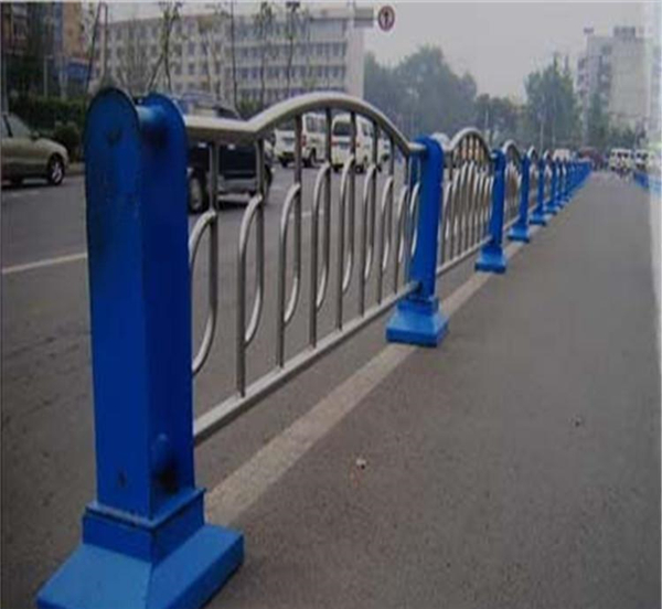 济南不锈钢防撞栏杆生产制造工艺